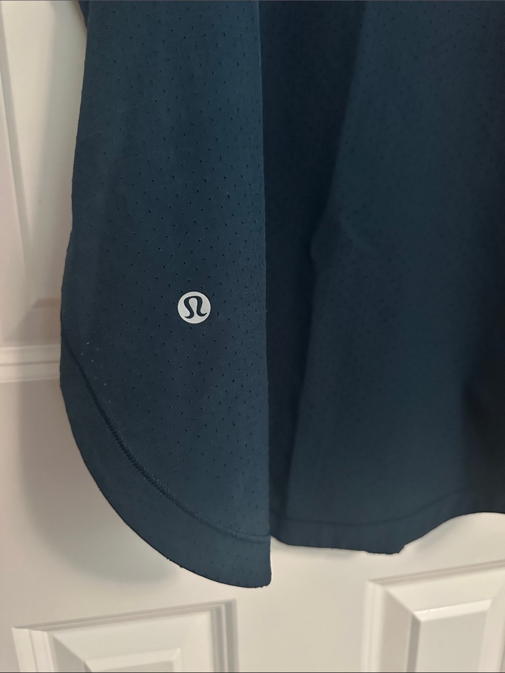 Lululemon Close The Distance Perforated Tank Top Size 4 or 6 Blue - Picture 7 of 7